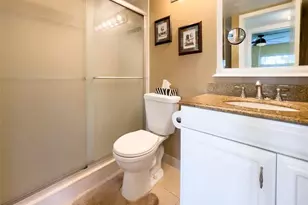 330 Knotty Pine Cir, Greenacres, FL 33463 - Photo 16