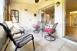 330 Knotty Pine Cir, Greenacres, FL 33463 - Photo 4