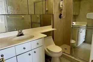 5005 Collins Ave, Miami Beach, FL 33140 - Photo 14