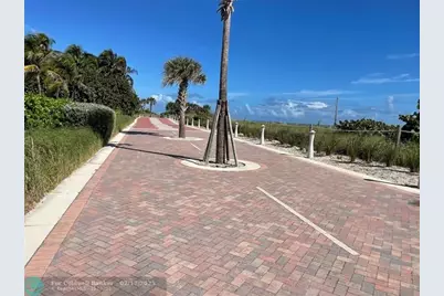 5005  Collins Ave, Unit #1210, Miami Beach, FL 33140 - Photo 4