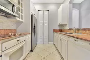 6927 Julia Gardens Dr, Coconut Creek, FL 33073 - Photo 10