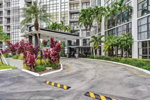 800 Parkview Dr, Hallandale Beach, FL 33009 - Photo 4