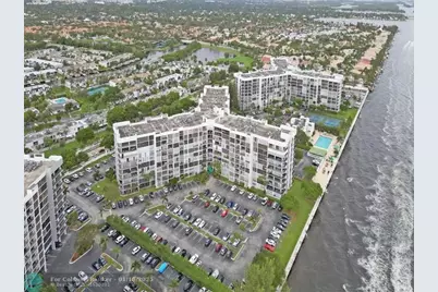 800  Parkview Dr, Unit #524, Hallandale Beach, FL 33009 - Photo 1