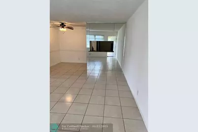 1040  Twin Lakes Dr, Unit #1040, Coral Springs, FL 33071 - Photo 4