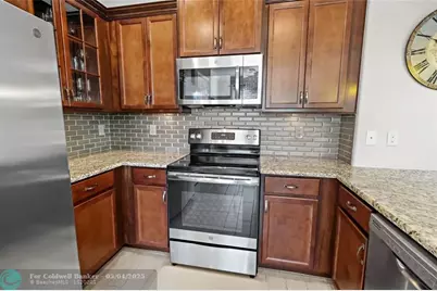 2272  Timberlake Cir, Vero Beach, FL 32966 - Photo 10