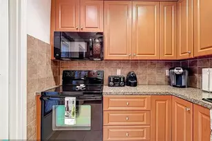 4270 NW 40th St, Lauderdale Lakes, FL 33319 - Photo 12