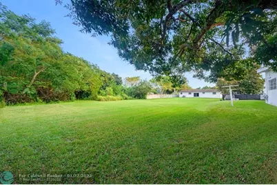 13945 N Miami Ave, Miami, FL 33168 - Photo 2