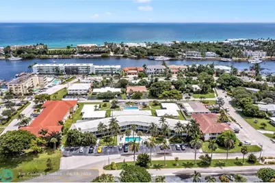 2748 NE 28th Ave, Unit #13, Lighthouse Point, FL 33064 - Photo 2