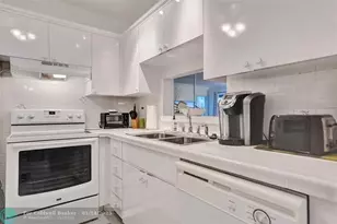 4706 NW 36th St, Lauderdale Lakes, FL 33319 - Photo 12