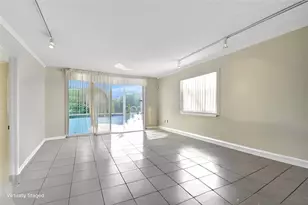 689 NE 6th Ct, Boynton Beach, FL 33435 - Photo 10