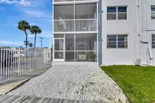 689 NE 6th Ct, Boynton Beach, FL 33435 - Photo 22