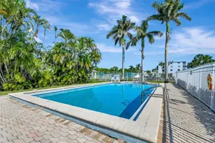 689 NE 6th Ct, Boynton Beach, FL 33435 - Photo 26