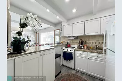 2124 NE 5th Ave, Unit #208, Wilton Manors, FL 33305 - Photo 6