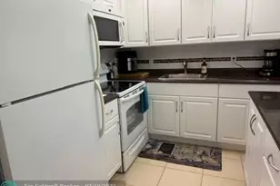 8 Tilford A, Deerfield Beach, FL 33442 - Photo 12