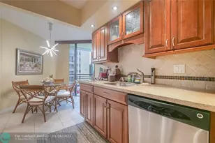 7300 Radice Ct, Lauderhill, FL 33319 - Photo 14