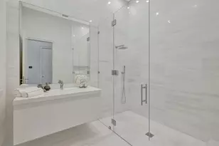 2560 Del Lago Dr, Fort Lauderdale, FL 33316 - Photo 34