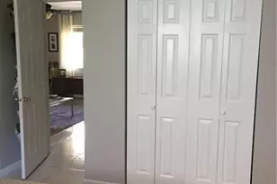 2741 NE 8th Ave, Wilton Manors, FL 33334 - Photo 12