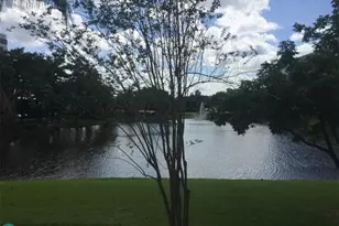 2236 N Cypress Bend Dr, Pompano Beach, FL 33069 - Photo 8