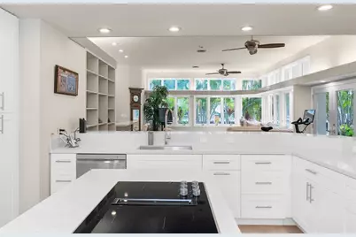 18  Nurmi Dr, Fort Lauderdale, FL 33301 - Photo 16