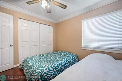 225  Wimbledon Lake Dr, Unit #225, Plantation, FL 33324 - Photo 24