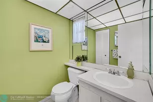 10123 Sunrise Lakes Blvd, Sunrise, FL 33322 - Photo 12