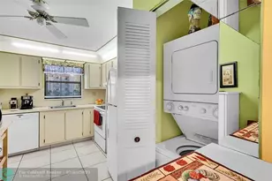 10123 Sunrise Lakes Blvd, Sunrise, FL 33322 - Photo 2