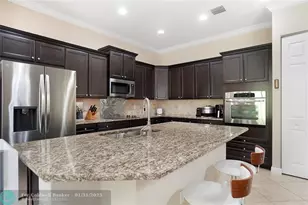 8715 NW 41st St, Cooper City, FL 33024 - Photo 6