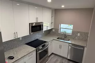 8962 S Hollybrook Blvd, Pembroke Pines, FL 33025 - Photo 4