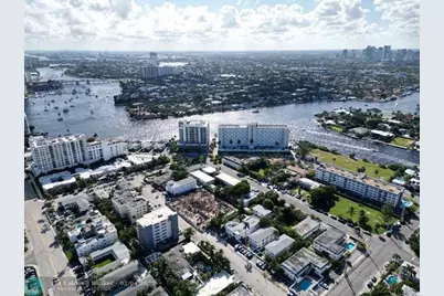 527  Orton Avenue, Unit #303 D, Fort Lauderdale, FL 33304 - Photo 2