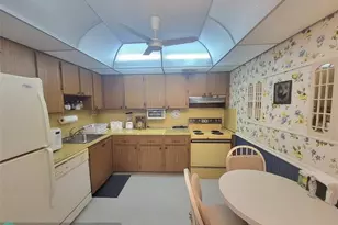 8260 SW 24th St, North Lauderdale, FL 33068 - Photo 10