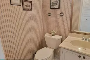 8260 SW 24th St, North Lauderdale, FL 33068 - Photo 12