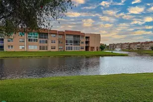 9460 Sunrise Lake Blvd Unit, Sunrise, FL 33322 - Photo 4