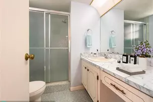 9460 Sunrise Lake Blvd Unit, Sunrise, FL 33322 - Photo 24