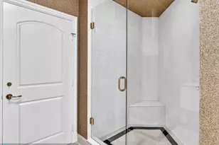 7000 Island Blvd, Aventura, FL 33160 - Photo 26