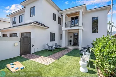 1949  Harbourview Dr, Fort Lauderdale, FL 33316 - Photo 2