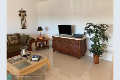 2141 NE 68th St, Unit #204, Fort Lauderdale, FL 33308 - Photo 4