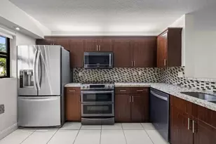 7625 NW 79th Ave, Tamarac, FL 33321 - Photo 4