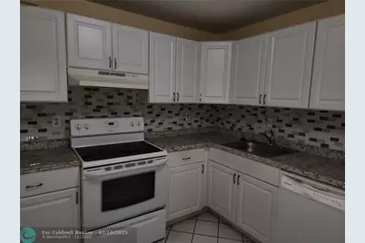 7001  Environ Blvd, Unit #604, Lauderhill, FL 33319 - Photo 2