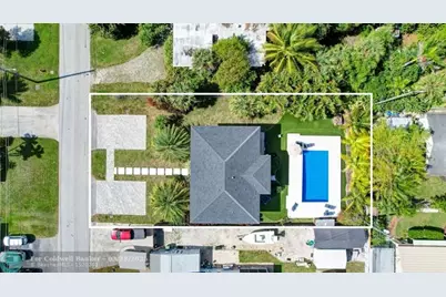 807 SW 14th Ct, Fort Lauderdale, FL 33315 - Photo 2