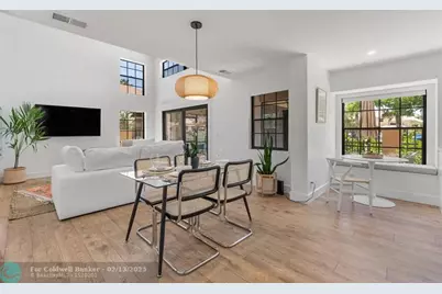 376  Prestwick Circle, Unit #3, Palm Beach Gardens, FL 33418 - Photo 2