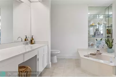 376  Prestwick Circle, Unit #3, Palm Beach Gardens, FL 33418 - Photo 12