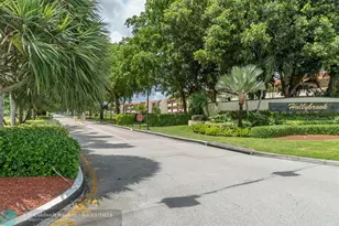 9523 S Hollybrook Lake Dr, Pembroke Pines, FL 33025 - Photo 54