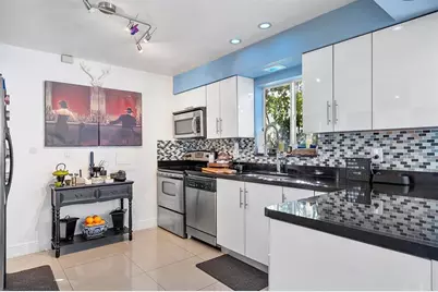 1322  Johnson St, Hollywood, FL 33019 - Photo 10