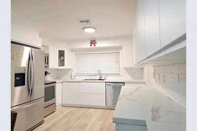 2585 SE 3rd St, Pompano Beach, FL 33062 - Photo 10