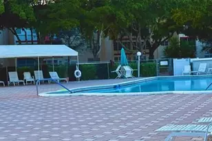 1055 Country Club Dr, Margate, FL 33063 - Photo 38