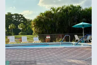 1055  Country Club Dr, Unit #404, Margate, FL 33063 - Photo 36