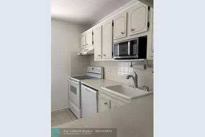 1055  Country Club Dr, Unit #404, Margate, FL 33063 - Photo 2