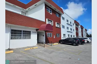 580  Egret Dr, Unit #310, Hallandale Beach, FL 33009 - Photo 30