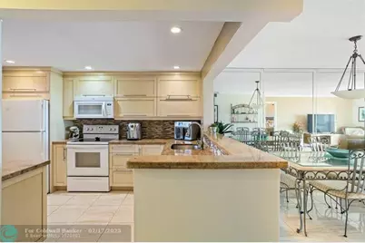 3650  Environ Blvd, Unit #409, Lauderhill, FL 33319 - Photo 12