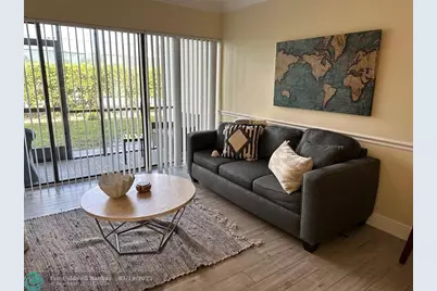 1605  US Highway 1 V-4, Unit #104, Jupiter, FL 33477 - Photo 2